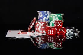 Tampilan meja American Roulette langsung di erek 21 dengan dealer profesional dan antarmuka taruhan digital