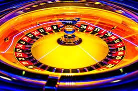 Antarmuka aplikasi mobile erek 21 menampilkan menu permainan slot utama